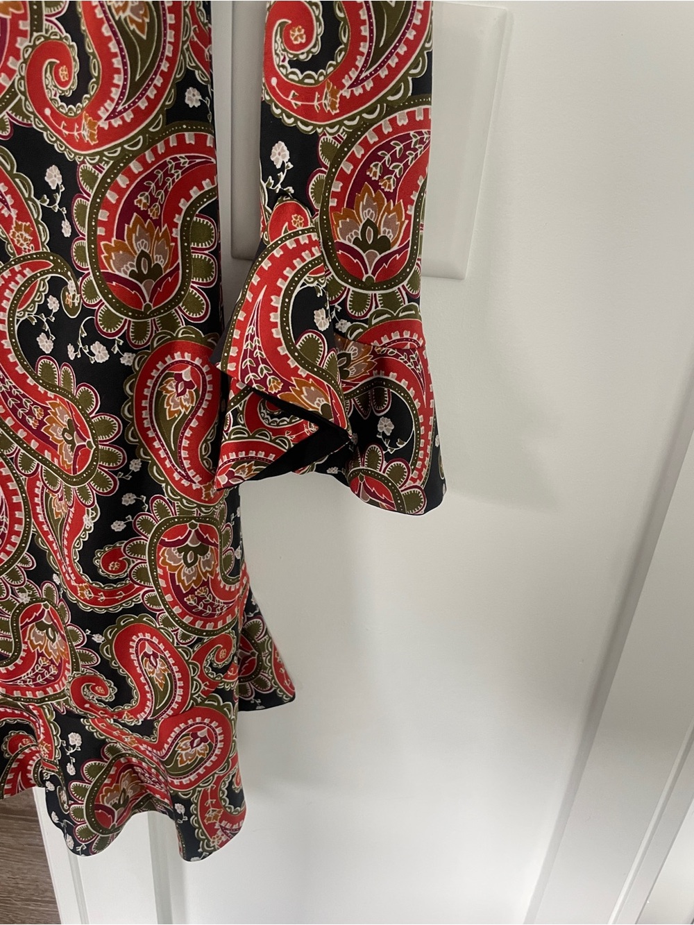 Laundry by Shelli Segal Women’s Black Paisley mini dress bell sleeve - Picture 4 of 4